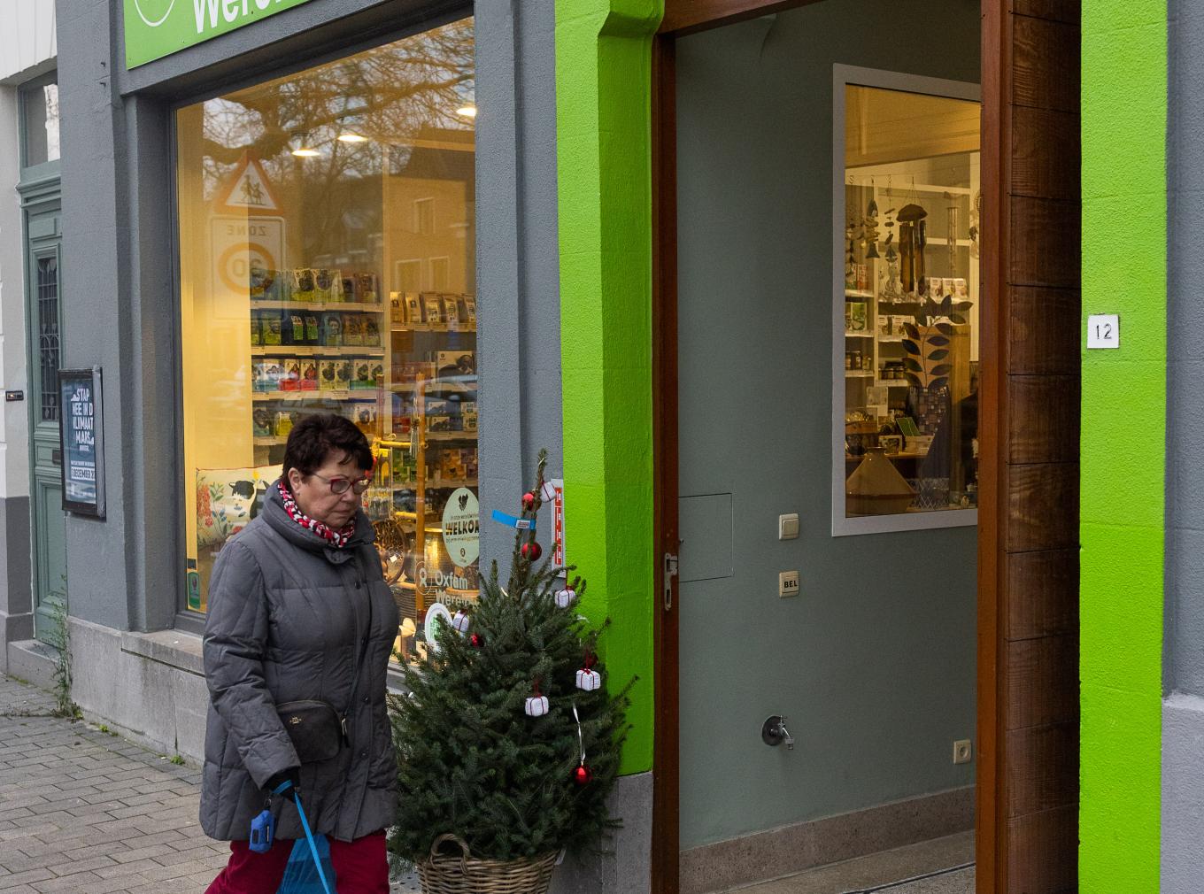 Oxfam wereldwinkel in Kortrijk vanaf de buitenkant